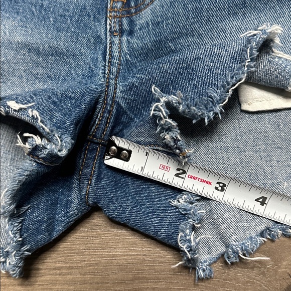 Abercrombie & FitchThe Mom High Rise Curve Love Stretch Blue Jean Shorts Size 26 - Picture 9 of 9